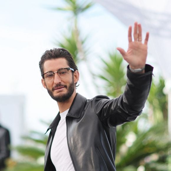 Pierre Niney - Photocall du film "Histoires Parallèles" lors du 79ème Festival International du Film de Cannes, le 15 mai 2026. Photo par Jacovides/Moreau/Bestimage