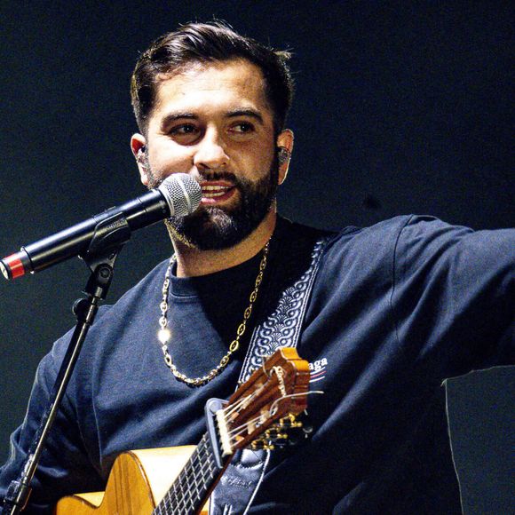 Ainsi que des bijoux chers à son coeur et chers tout court !

Kendji Girac - Les artistes se produisent lors du concert "Scoop Live" de Radio Scoop à la LDLC Arena de Décines près de Lyon, le 25 février 2025. 
© Sandrine Thesillat / PsnewZ / Bestimage