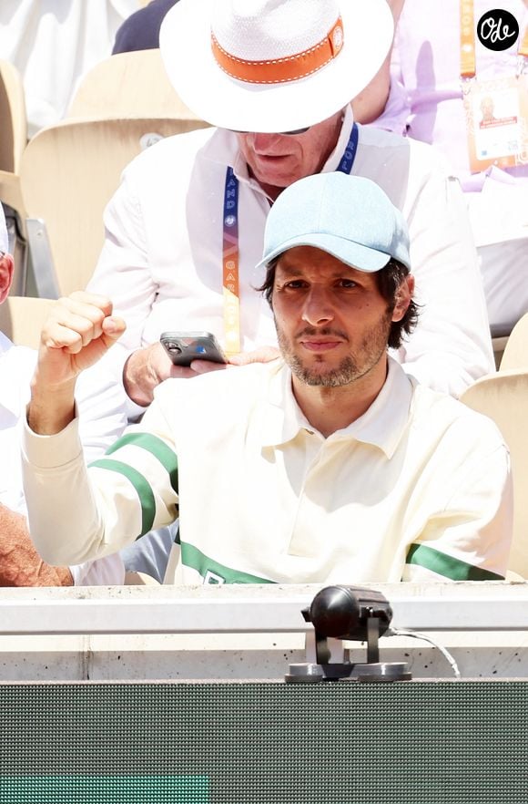 Le chanteur Vianney et sa femme Catherine Robert,  assistent aux Internationaux de France de Tennis de Roland Garros 2026, le 28 mai 2026. © Jacovides / Moreau / Bestimage