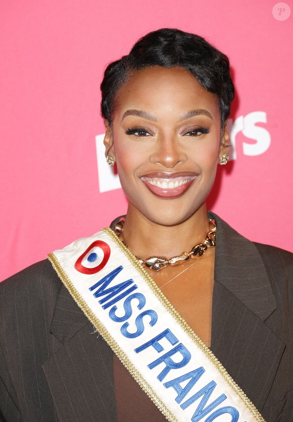 Angélique Angarni-Filopon (Miss France 2025) - Photocall de la soirée "Télé Loisirs Awards 2025" au Jardin d'Acclimatation à Paris le 23 septembre 2025. © Coadic Guirec/Bestimage