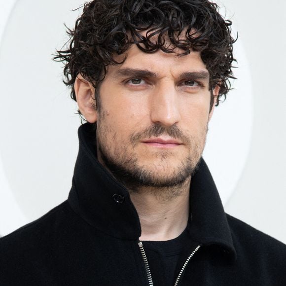 Et avoue commencé même à parler leur langue !

Louis Garrel assiste au défilé Dior Homme Menswear printemps/été 2025 dans le cadre de la semaine de la mode à Paris, France, le 21 juin 2024. Photo par Aurore Marechal/ABACAPRESS.COM