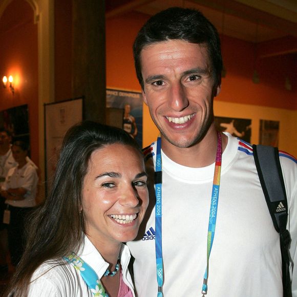 Actuellement en pleine promotion de son ouvrage "Par amour du sport", Tony Estanguet s’est laissé aller à quelques confidences sur sa vie sentimentale auprès des journalistes de La "Tribune du Dimanche"

Le champion olympique français de canoë Tony Estanguet et Laetitia assistent à une fête au Club France à Athènes-Grèce pendant les Jeux Olympiques d'Athènes. Photo par Hahn-Nebinger-Zabulon/ABACA.
