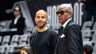 "Une partie de moi s’en va avec lui" : Tony Parker s'exprime sur le départ de son père, son ex Eva Longoria réagit peu après