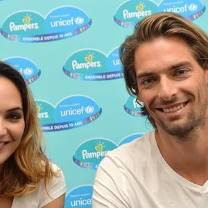 Camille Lacourt et sa femme Valérie Bègue sont les parrain et marraine du 10ème anniversaire du partenariat entre Pampers et l'Unicef pour le vaccin des enfants contre le tétanos. Paris, le 13 novembre 2015.
VEEREN / BESTIMAGE
