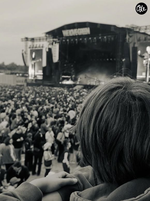 Photo partagée par Nicola Sirkis d'un instant avec son enfant lors du festival We love Green à Paris le 7 juin 2026.