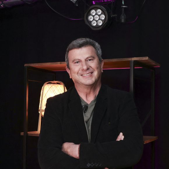 Pascal Bataille en interview pour "Purepeople", avec le format "En privé avec"