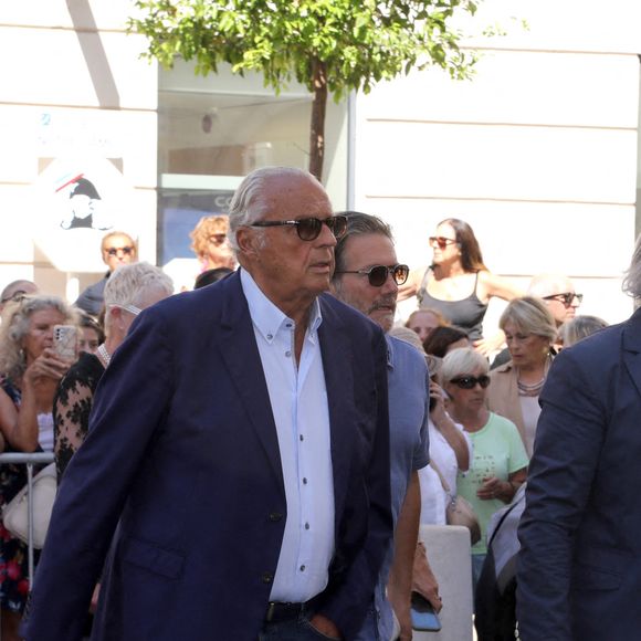 Gérard Louvin lors des obsèques de Philippe Bouvard en l'église Notre-Dame de Bon Voyage à Cannes, le 31 août 2026.
© Chavaroche-Guignebourg / Bestimage