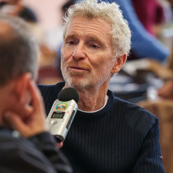 Denis Brogniart à la Hall Georges Brassens de Brive-la-Gaillarde pour la 43ème Foire du livre de Brive, le 7 novembre 2025. ©Jean-Marc LHOMER/Bestimage.