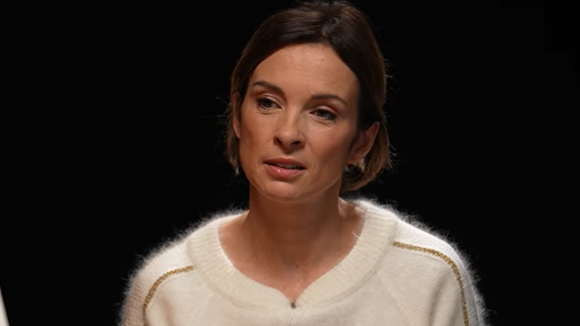 "Je voulais vite gagner mon argent" : Isabelle Ithurburu a choisi des études souvent discréditées avant de faire carrière à la télé