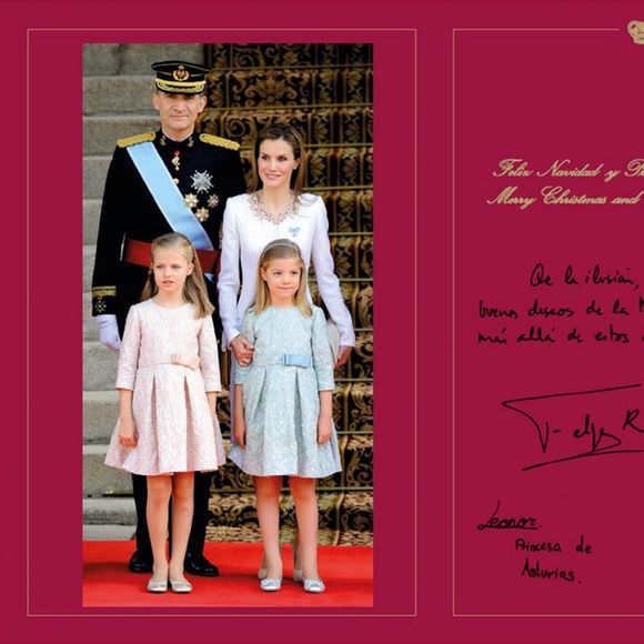 Carte de voeux du roi Felipe VI, la reine Letizia d'Espagne et leurs filles la princesse Leonor et l'infante Sofia à Madrid, le 18 décembre 2014.