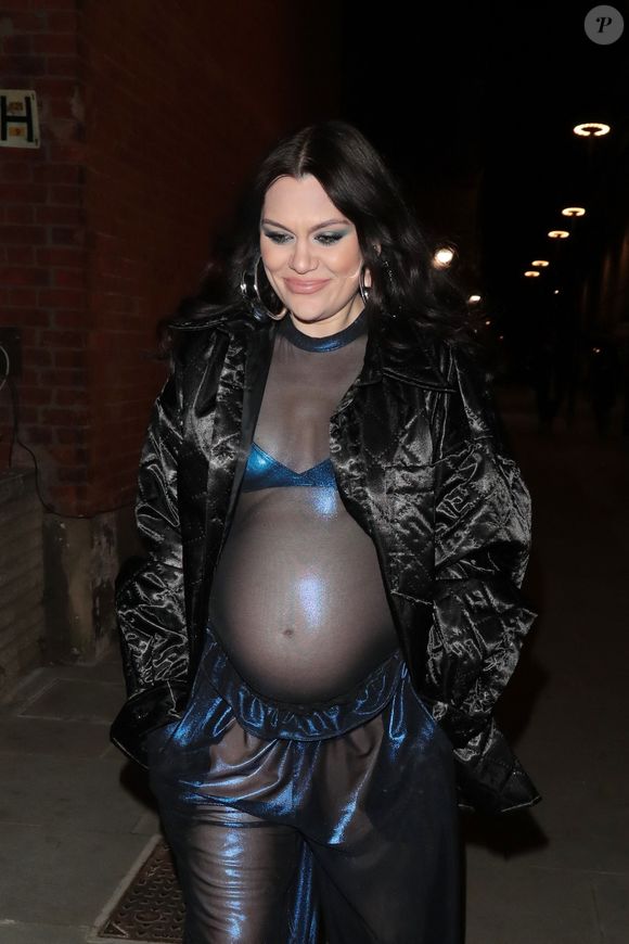 Jessie J (enceinte) a donné un showcase accoustique au Sherpherd's Bush Empire à Londres. Le 27 février 2023 @Backgrid UK/ Bestimage