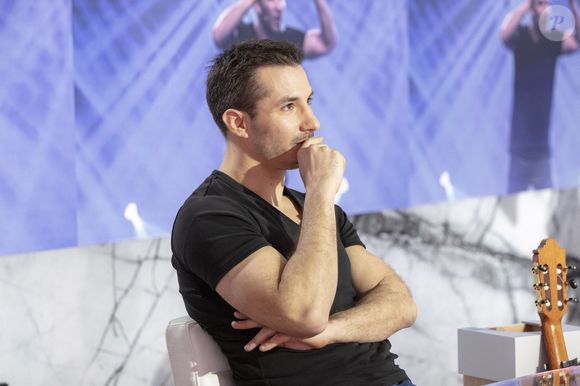Pour lui, "la majorité de ses troubles n’ont aucun traitement médicamenteux."

Jérémy Ferrari - Enregistrement de l'émission Clique, présentée par M. Achour et diffusée en clair sur Canal + le 14 mars 2021 - Paris le 12/03/2021 - © Jack Tribeca / Bestimage