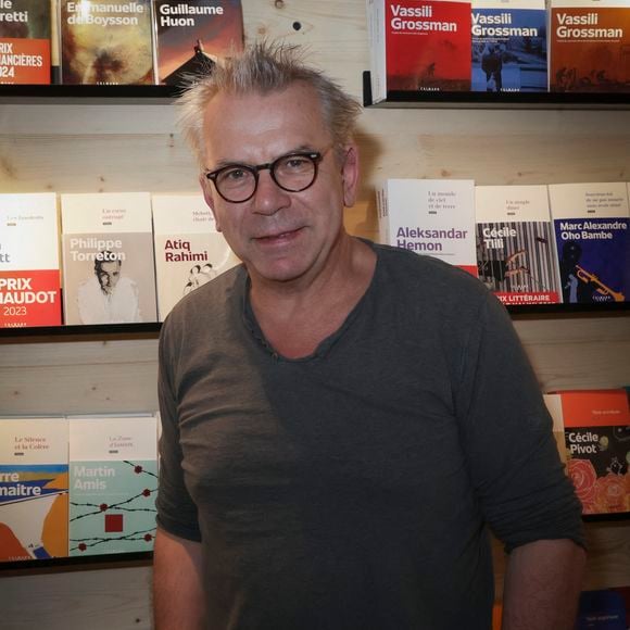 Philippe Torreton a aussi évoqué sa passion pour la cuisine

Philippe Torreton lors du Festival du Livre de Paris  , France, le 12 avril 2024. © Jack Tribeca / Bestimage