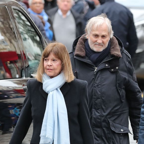 Le couple pratique le "sleep divorce", une habitude que Jean-Jacques Debout recommande même pour éviter les conflits, affirmant que cela préserve leur harmonie.

Chantal Goya et son mari Jean-Jacques Debout - Arrivées aux obsèques de Michou en l'église Saint-Jean de Montmartre à Paris. Le 31 janvier 2020
AGENCE / BESTIMAGE