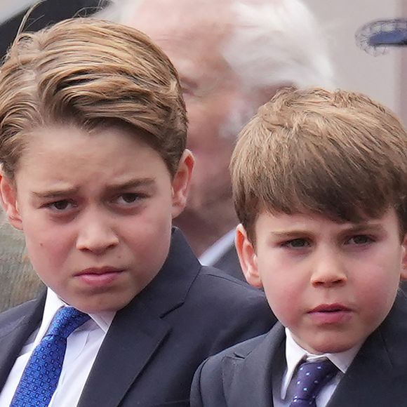 Ce début de semaine marquait les 80 ans de la Seconde Guerre mondiale

La princesse Charlotte de Galles, Le prince George de Galles,Le prince Louis de Galles - lors des commémorations saluant l'action des vétérans britanniques lors de la Seconde guerre mondiale au palais de Buckingham © Julien Burton / Bestimage