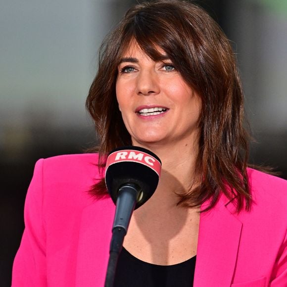 De rares confidences de la part d'Estelle Denis.

Estelle Denis présente son émission "Estelle Midi" (RMC) depuis le sommet pour l'action sur l'IA au Grand Palais à Paris le 10 février 2025.

© Christian Liewig / Bestimage