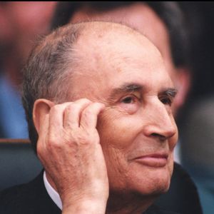 ARCHIVES - FRANCOIS MITTERRAND AU PARC DES PRINCES