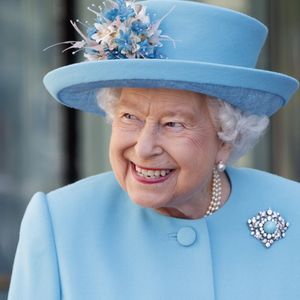La reine Elisabeth II d'Angleterre visite les bureaux de British Airways à l'occasion du 100ème anniversaire de la compagnie aérienne à Londres, le 23 mai 2019. 
AGENCE / BESTIMAGE
