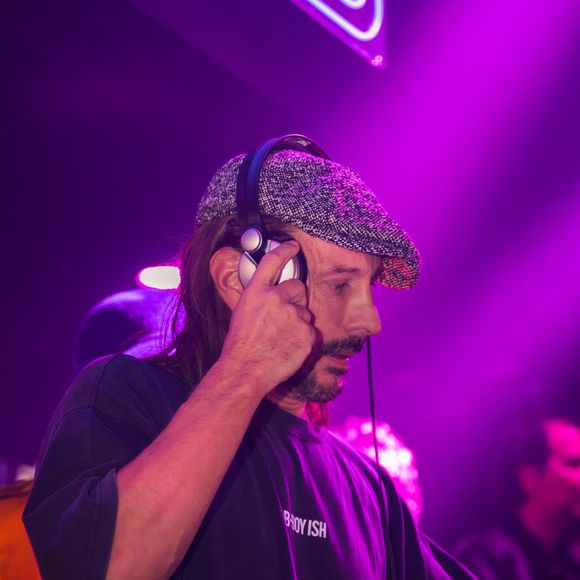 Bob Sinclar aux platines lors de la soirée B-BOY ISH au Pavillon Tilsitt à Paris, le 10 décembre 2025.
© Florian Lavielle / Bestimage