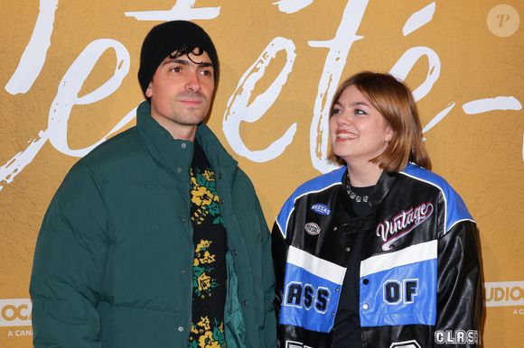 Louane Emera et son petit ami Florian Rossi assistent à la première de Cet Ete La qui se tient au Wepler à Paris, France, le 3 janvier 2023. Photo par David Boyer/ABACAPRESS.COM