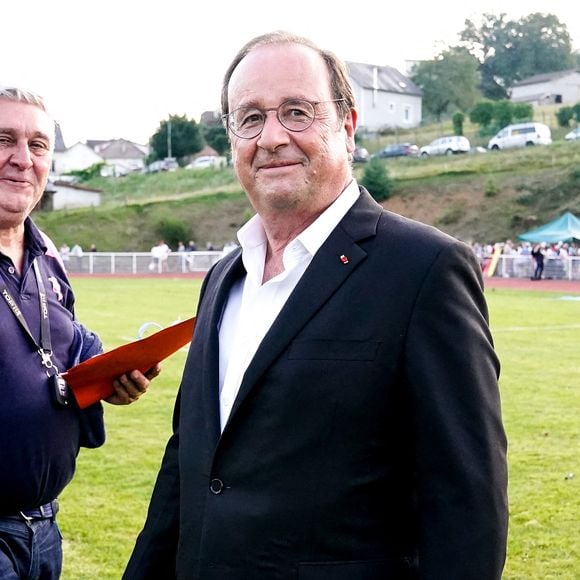 Le président François Hollande lors du match amical entre Brive et le Stade Français le 13 août 2021 à Tulle, France. Photo de Hugo Pfeiffer/Icon Sport/ABACAPRESS.COM