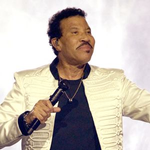 C'est la question que son public présent lors de son concert à St Paul dans le Minnesota se pose

Lionel Richie live Action Press / Bestimage