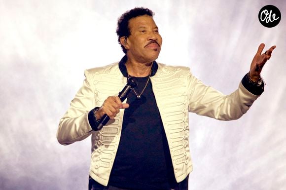 C'est la question que son public présent lors de son concert à St Paul dans le Minnesota se pose

Lionel Richie live Action Press / Bestimage
