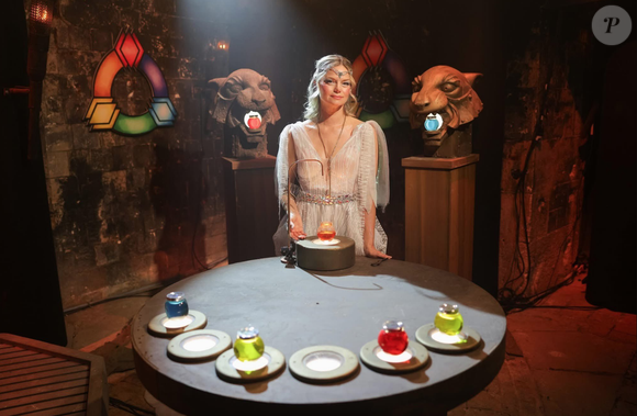Lumineuse, l’énigmatique fée du Cercle des Lumières, fait son grand come-back dans la nouvelle saison de l’émission culte de France 2...

Petra Källsbäck reprend son rôle dans "Fort Boyard"