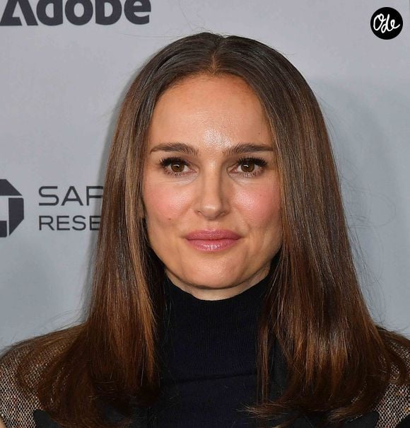 Elle a écrit en légende : "Plus que quelques jours avant de te rencontrer."

Natalie Portman assiste à la première du film The Gallerist lors du Festival du film de Sundance 2026, au Eccles Center Theater, à Park City, dans l'Utah (États-Unis), le 24 janvier 2026.