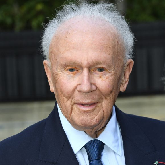Philippe Bouvard - Arrivées à l'enregistrement de l'émission "Vivement Dimanche" au Studio Gabriel à Paris, diffusée le 9 octobre 2022 sur France 3. Paris le 5 octobre 2022.
© Giancarlo Gorassini / Bestimage