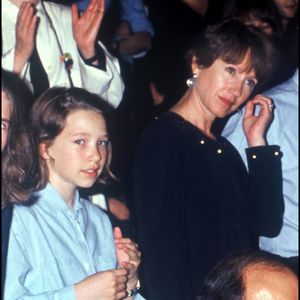 Laura Smet et Nathalie Baye au Parc des Princes en 1993 pour le concert des 50 ans de Johnny Hallyday © Bestimage