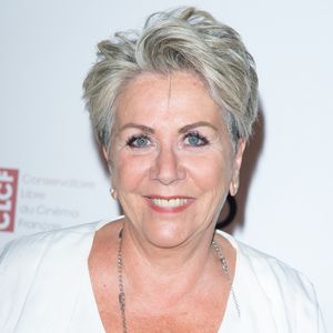 Après une période marquée par le deuil et les tensions familiales, cette naissance apporte un nouveau bonheur au clan Laborde.

Françoise Laborde - Soirée de gala "Action Enfance fait son cinéma" au Grand Rex à Paris, le 20 septembre 2021.
© Pierre Perusseau/Bestimage
