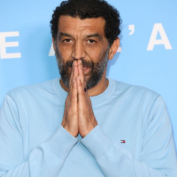 TF1 diffuse ce soir "Sentinelle", où Ramzy interprète Frédo, un personnage proche de ses propres expériences. 

Ramzy Bedia - Avant-première du film "Terminal" au Cinéma Max Linder à Paris le 8 Avril 2024. © Coadic Guirec/Bestimage