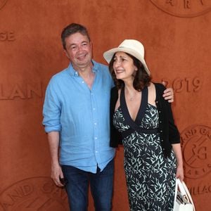 Frédéric Bouraly et Valérie Karsenti au village lors des internationaux de tennis de Roland Garros à Paris, France, le 1 juin 2019. © Jacovides-Moreau/Bestimage