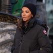 "Pas question de ne pas faire de sport pendant une semaine" : Karine Le Marchand évoque sa routine pour rester athlétique à 57 ans