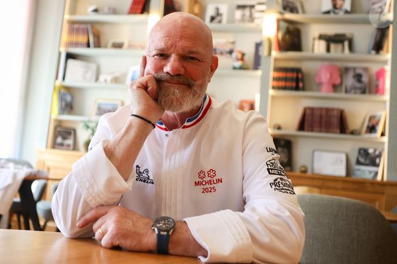 Exclusif - Le chef Philippe Etchebest dans les cuisines de son restaurant "Maison Nouvelle" à Bordeaux, le 11 avril 2025. ©Jean-Marc Lhomer/Bestimage.