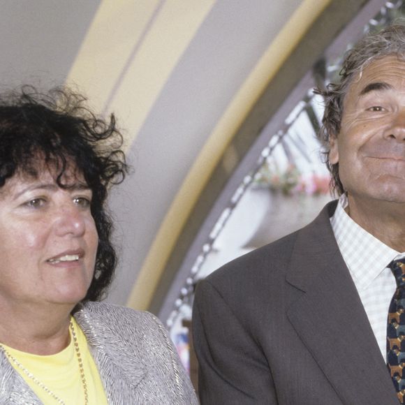 Pierre Perret et sa femme Rebecca à Roland-Garros en 1998. © Michel CROIZARD via Bestimage