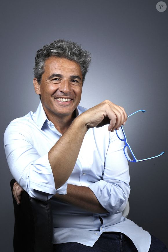 Exclusif - Portraits de Julien Cohen lors de l'enregistrement de l'émission "Chez Jordan" à Paris. Le 11 mai 2022.
© Cédric Perrin/Bestimage