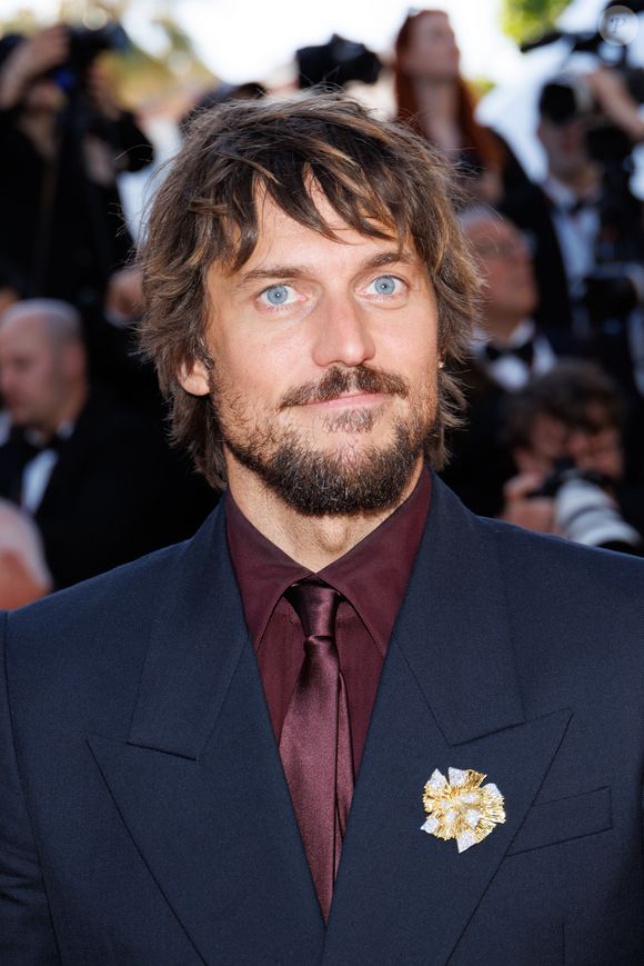 Lucas Bravo - Montée des marches du film " La vénus électrique " pour la cérémonie d'ouverture du 79ème Festival International du Film de Cannes, le 12 mai 2026. © Jacovides-Moreau /Bestimage