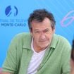 Loin de Versailles où il vit toute l'année, Jean-Luc Reichmann possède un refuge unique près de la mer dans un village de 700 habitants