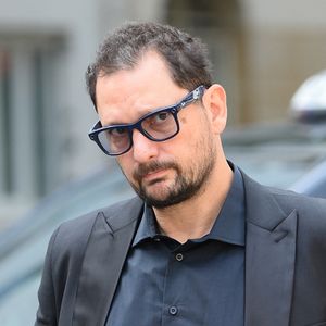 Aujourd’hui, il assure se sentir « plus vif », avoir « plus d'endurance » et être « plus aligné avec moi » depuis qu’il a adopté ce mode de vie.

Eric Antoine - Les célébrités lors de l'hommage rendu aux obsèques de Françoise Coquet au cimetière de Montmartre à Paris le 24 juillet 2026.