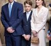 Pour l'occasion, Kate Middleton affichait une élégance printanière dans un ensemble crème coordonné, associant une jupe fluide à une veste cintrée, le tout couronné d'un chapeau orné de motifs de feuilles.

Le prince William, prince de Galles, et Catherine (Kate) Middleton, princesse de Galles, avec leur fils, le prince George de Galles - Les membres de la famille royale britannique assistent à l'office de Pâques à la chapelle Saint-Georges du château de Windsor, Royaume Uni, le 5 avril 2026. © GoffPhotos/Bestimage