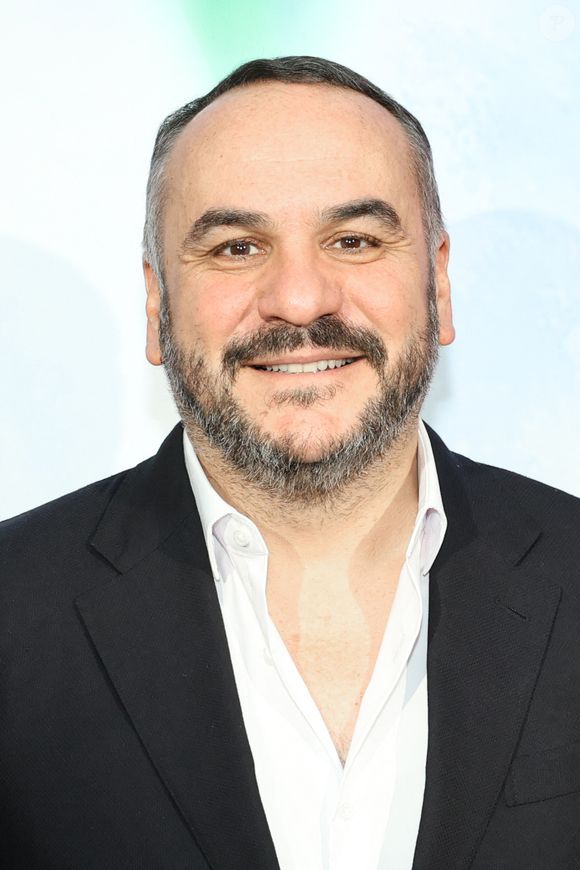 Il possède une maison discrète en périphérie du village, entourée d’animaux.

François-Xavier Demaison - Photocall de la soirée du 6ème Gala caritatif de l'Institut Rafaël et de la Zag Foundation, dédié à l'accompagnement des enfants en santé intégrative au Pavillon Gabriel à Paris le 12 novembre 2024. © Erez Lichtfeld/Bestimage