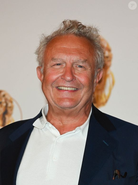 Michel Field au photocall de la 33ème cérémonie des Molières aux Folies Bergère à Paris le 30 mai 2022.

© Coadic Guirec / Bestimage