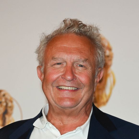 Michel Field au photocall de la 33ème cérémonie des Molières aux Folies Bergère à Paris le 30 mai 2022.

© Coadic Guirec / Bestimage