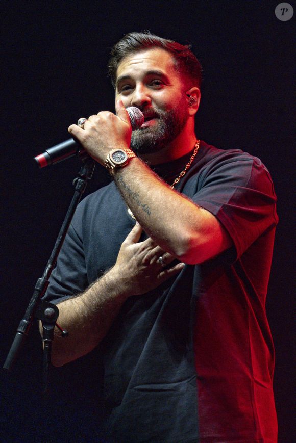 Un vrai papa ordinaire, donc !

Kendji Girac se produit lors du concert "Scoop Live" de Radio Scoop à la LDLC Arena de Décines près de Lyon, le 25 février 2025. 

Photo : Sandrine Thesillat / PsnewZ / Bestimage