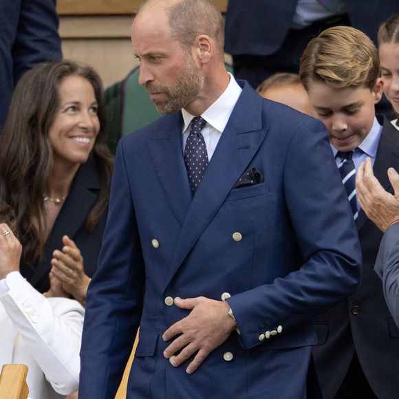 Le prince et la princesse de Galles, le prince George et la princesse Charlotte assistent à la finale masculine de Wimbledon entre Jannik Sinner et Carlos Alcaraz, au All England Lawn Tennis and Croquet Club, à Wimbledon, Londres, Royaume-Uni, le 13 juillet 2025.

Photo : Julien Burton / Bestimage