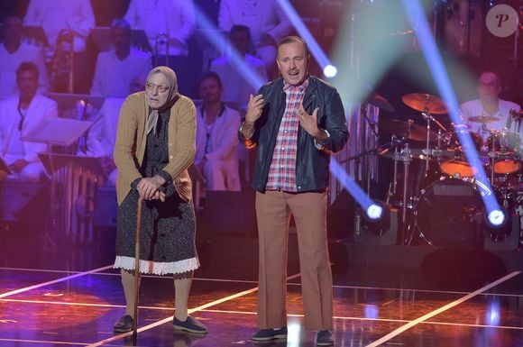 Exclusif -  Les Bodins (Maria (jouée par Vincent Dubois), régissant la vie de son fils de 50 ans, Christian (joué par Jean-Christian Fraiscinet) . Enregistrement de l'émission "Les Années Bonheur"  N°83 diffusée le 30 septembre 2017  à La Plaine St-Denis le 19 septembre 2017. © Gian Gorassini / Bestimage