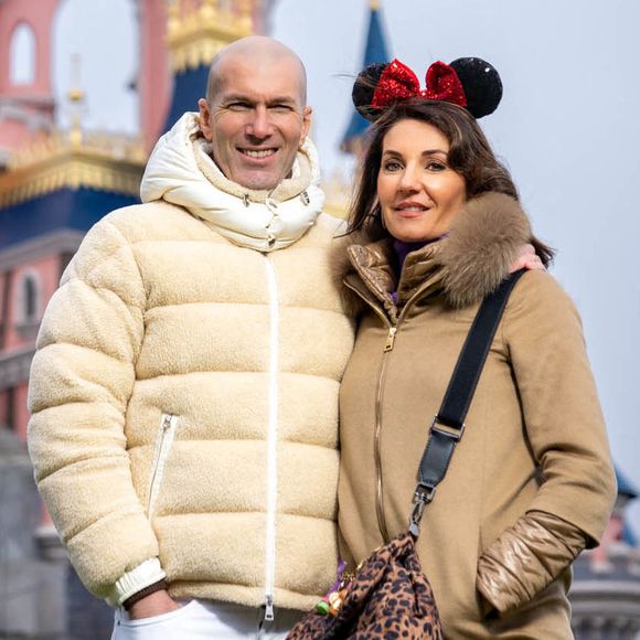 Zinédine Zidane et sa femme Véronique - People au 30ème anniversaire du parc d'attractions Disneyland Paris à Marne-la-Vallée le 5 mars 2022. © Disney via Bestimage