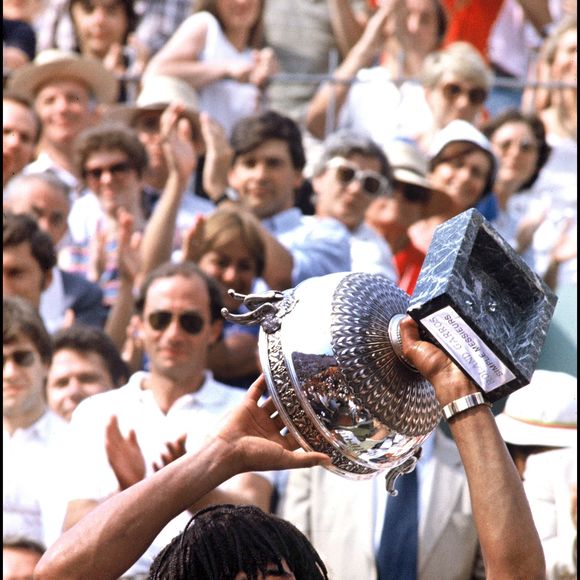 Archives - Victoire de Yannick Noah à la finale de Roland Garros en 1983.